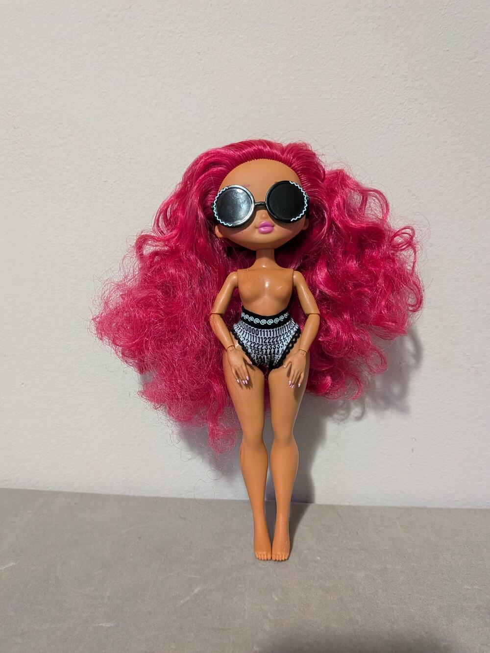 MGA LOL Surprise OMG Class Prez 9" Fashion Doll with Red Curly Hair Nude